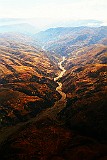 Tal mit Fluß in Peru, Luftaufnahme